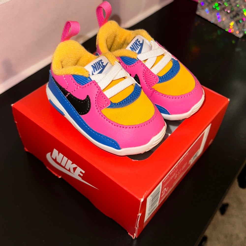 Nike crib shoe